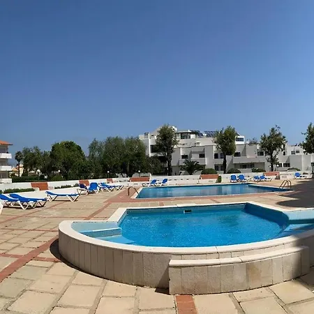 Apartment 2-bedroom In Albufeira, 10 Minutes From The Beach, With Pool