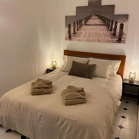 2-bedroom In Albufeira, 10 Minutes From The Beach, With Pool