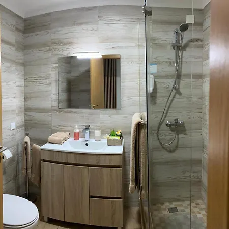 2-bedroom In Albufeira, 10 Minutes From The Beach, With Pool Apartment