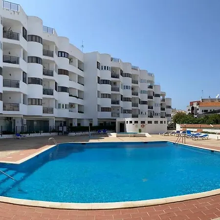 Apartment 2-bedroom In Albufeira, 10 Minutes From The Beach, With Pool